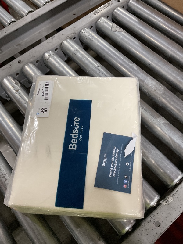 Photo 1 of Bedsure 100% Washed Cotton Duvet Cover Queen Size - Cream Minimalist Cotton Duvet Cover Linen Like for All Seasons - GentleSoft™ Plain Simple Bedding (Cream, Queen, 90"x90")