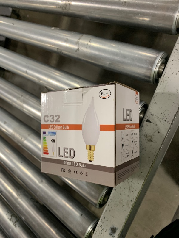 Photo 1 of E12 Dimmable LED Bulb 40 watt Candelabra Light Bulbs 3000K Soft White Chandelier Light Bulbs 4W Frosted E12 Vintage LED Filament Vintage Candle Bulb with Decorative, 400lm, 6Pack.