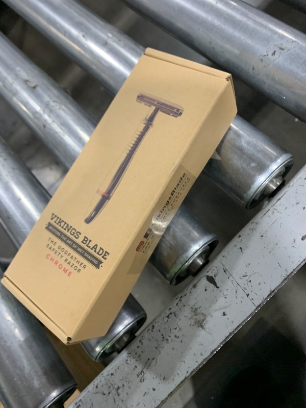 Photo 1 of VIKINGS BLADE Double Edge Safety Razor for Men + 5 Swedish Steel Blades + Luxury Case. Classic 3-Piece. Reusable, Eco-Friendly (The Godfather)