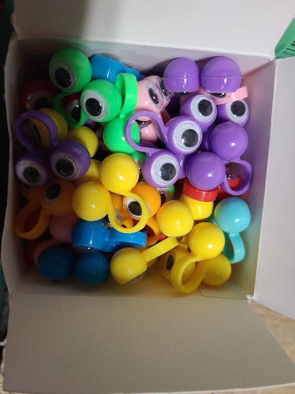 Photo 1 of 100 PCS Eye Finger Puppets Toys Set, Wiggly Eyeball Finger Puppet Eye On Rings for Kids, Party Favors for Boys Girls
