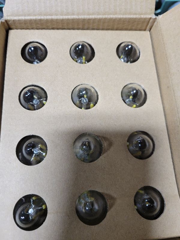 Photo 1 of 12-Pack Dimmable E12 LED Candelabra Bulbs 60W Equivalent, 5000K Daylight White, 600 Lumens B11 Candle Base 6W C35 LED Filament Vintage Light Bulbs, Clear Glass for Chandelier Ceiling Fan High CRI 90+