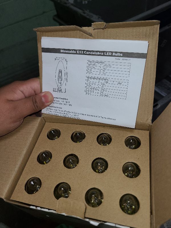 Photo 1 of 12-Pack Dimmable E12 LED Candelabra Bulbs 40Watt Equivalent, 5000K Daylight White, 450Lumens, 4W B11 Vintage Chandelier Light Bulbs, LED Filament Clear Glass Candle Lamp for Ceiling Fan Home Decor