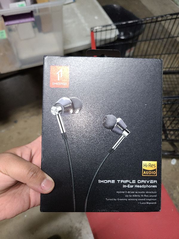 Photo 1 of 1MORE Triple Driver In-Ear Earphones Hi-Res Headphones with High Resolution, Bass Driven Sound, MEMS Mic, In-Line Remote, High Fidelity for Smartphones/PC/Tablet - Silver