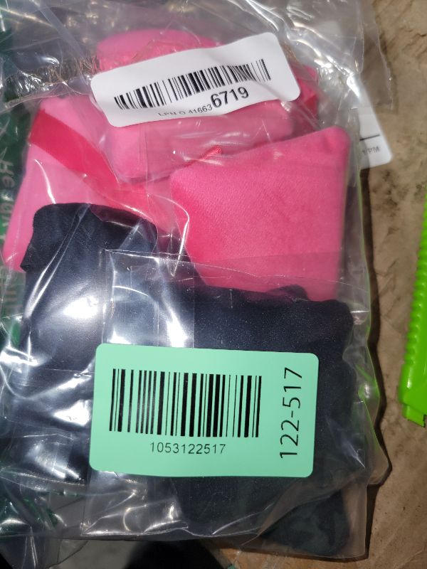 Photo 1 of 12 Pieces Cosmetic Powder Puff,2.76 inch Portable Soft Sponge Setting Face Puffs,Triangle Velvet Powder Puff with Ribbon Band Handle for Loose Powder Body Powder Makeup Tool(Black,Rose Red)