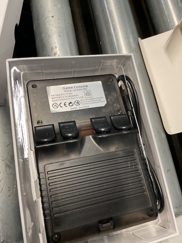 Photo 1 of ***(PARTS ONLY/ MAJOR DAMAGE/ NON FUNCTIONAL)***?30000 in 1? R40S Pro Retro Handheld Game Console, Video Game Console, 3.5 inch IPS Screen, More Than 20 Emulator, 256G TF Card (Gray)