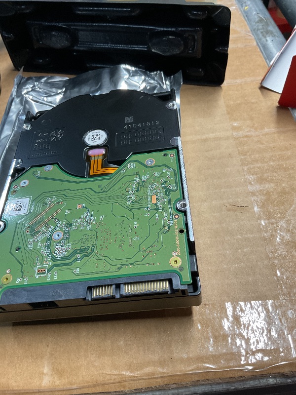 Photo 1 of (sold for parts only) Western Digital 10TB WD Red Plus NAS Internal Hard Drive HDD - 7200 RPM, SATA 6 GB/s, CMR, 512 MB Cache, 3.5" - WD100EFGX