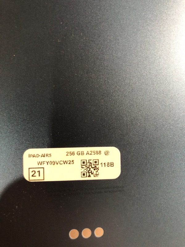 Photo 1 of (charging port is loose/damaged.)Apple Early 2022 iPad Air, 10.9-inch, Wi-Fi, 256GB, Blue (Renewed)