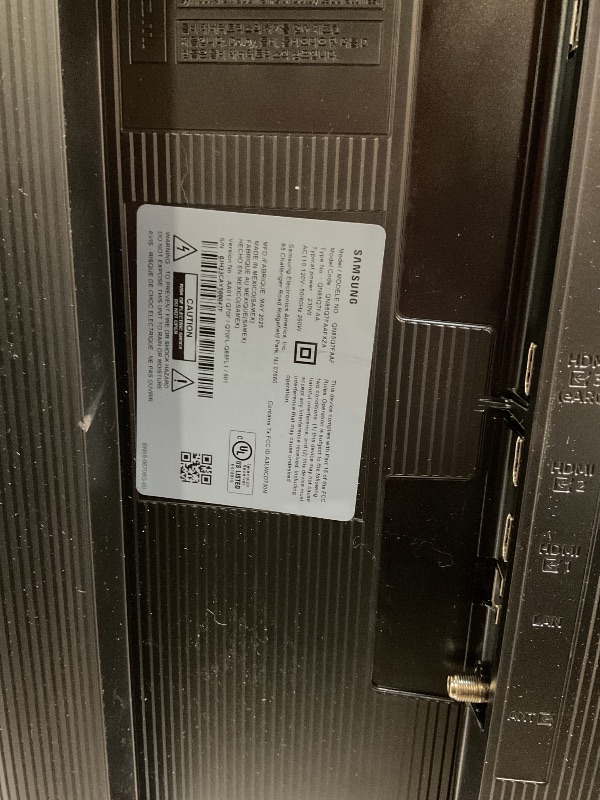 Photo 1 of ***MAJOR DAMAGE/CRACKED SCREEN/ PARTS ONLY ***Samsung 85-Inch Class QLED Q7F Series Samsung Vision AI Smart TV (2025 Model, 85Q7F) Quantum HDR, Object Tracking Sound Lite, Q4 AI Gen1 Processor, 4K upscaling, Gaming Hub, Alexa Built-in