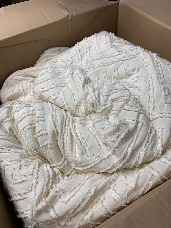 Photo 1 of (incomplete)(see all images) Zzlpp King Comforter Set 7 Pieces, Cream Tufted Bed in a Bag with Comforter and Sheets