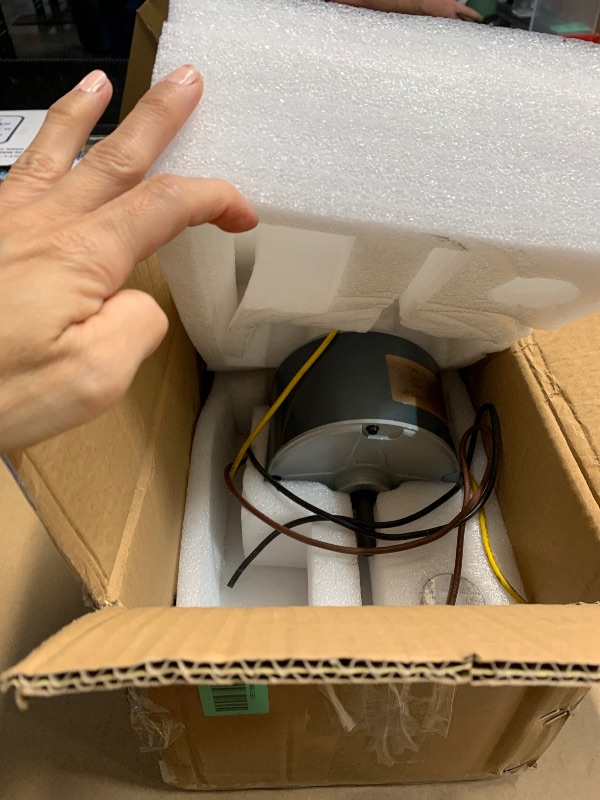 Photo 1 of (USED/FAIR) 5KCP39EGS070S Condenser Fan Motor OEM Standard-1/4 HP 208-230V 1100 RPM Compatible with Genteq #3905 Replaces HC39GE237 HC39GE237A HC39GE236A HC39GE234A Fan Motor for Ac Unit-Inclusive Capacitance