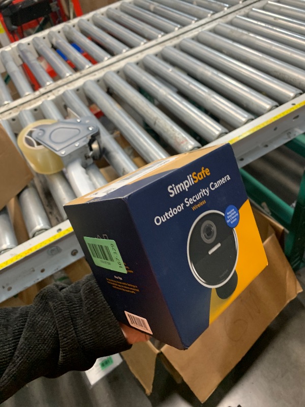 Photo 1 of (USED/FAIR) (UNABLE TO BEST TESTED FURTHER) SimpliSafe Wireless Outdoor Security Camera,1080p, Motion only