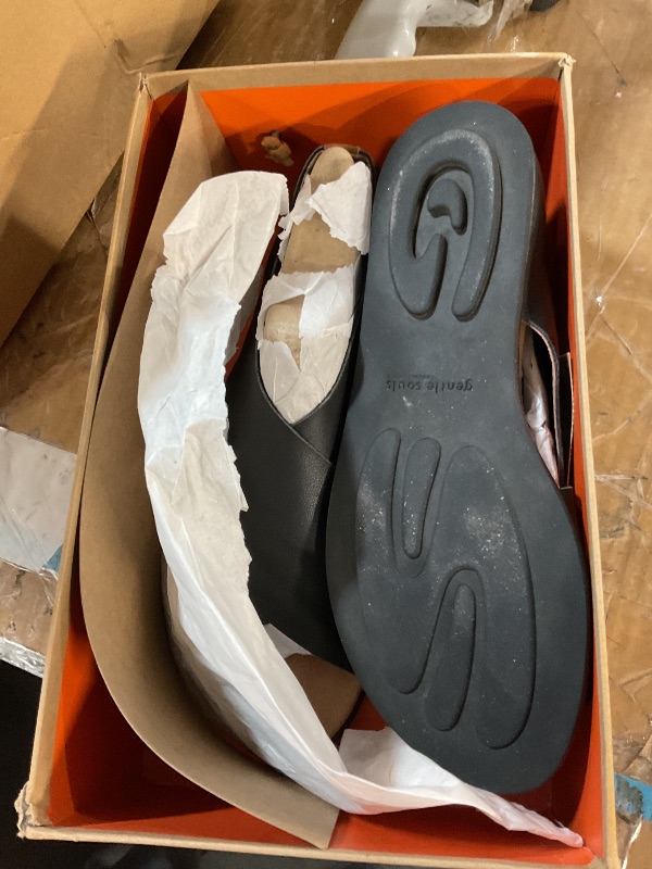 Photo 1 of ***(HEAVILY USED/ MINOR DAMAGE)***Gentle Souls by Kenneth Cole Women's Laniey Sandal, Black, 8