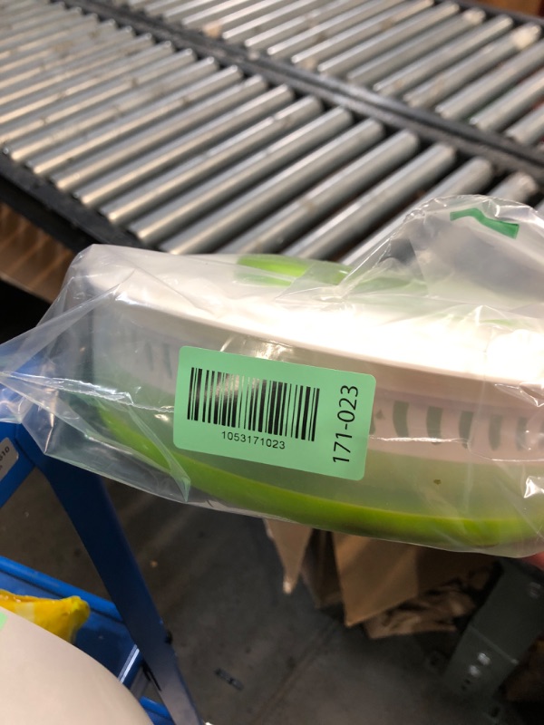 Photo 1 of (used)(minor damage) PrepWorks 3 Qt Collapsible Salad Spinner – Space-Saving, Easy-to-Use, BPA-Free, for Quick Salad Washing & Drying, Dishwasher Safe