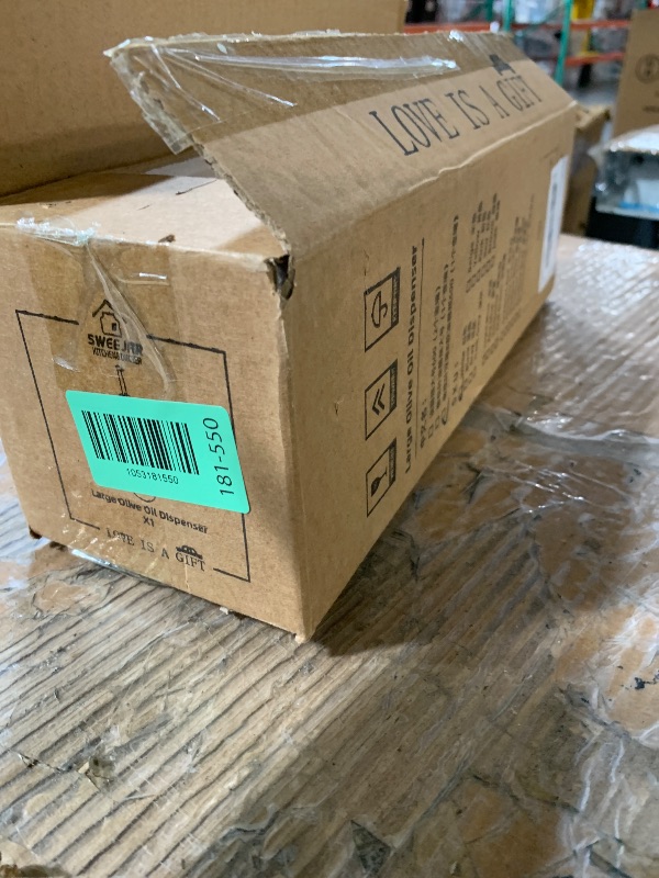 Photo 1 of ***(MINOR DAMAGE/ SEE NOTES)***Sweejar Large Olive Oil Dispenser Bottle with Spout, 24 Oz Ceramic Oil Dispenser for Kitchen, Relief Opaque Oil Cruet, Oil Container for Cooking, EVOO, Avocado Oil, Vinegar, Pack of 1 (White)