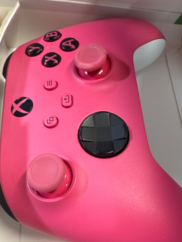 Photo 1 of (MISSING BATTERY) (USED/FAIR) Xbox Wireless Gaming Controller (2025) – Deep Pink – Play on, Windows, Android, iOS, FireTV Sticks, Smart TVs, VR Headsets