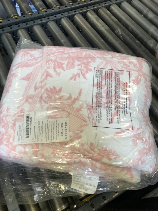 Photo 1 of Laura Ashley - Queen Quilt Set, Soft & Reversible Cotton Floral Bedding with a Medium Weight Feel, 3 Piece Bed Set with Matching Pillowcases (Bedford Pink)