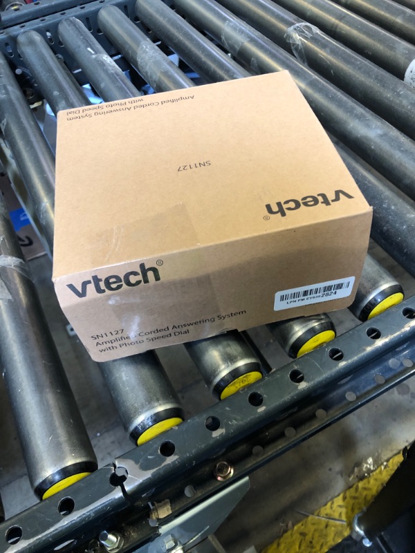 Photo 1 of VTECH SN1127 Amplified Corded Answering System. 8 Photo Speed Dial, 90dB Ringer Volume, Big High-Contrast buttons, Audio Booster(+40db), Visual Ringer. Perfect for Seniors, Visually & Hearing Impaired