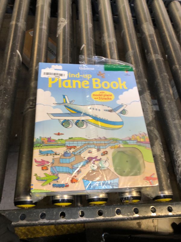 Photo 1 of Wind-up Plane Book (Usborne Wind-up Books)