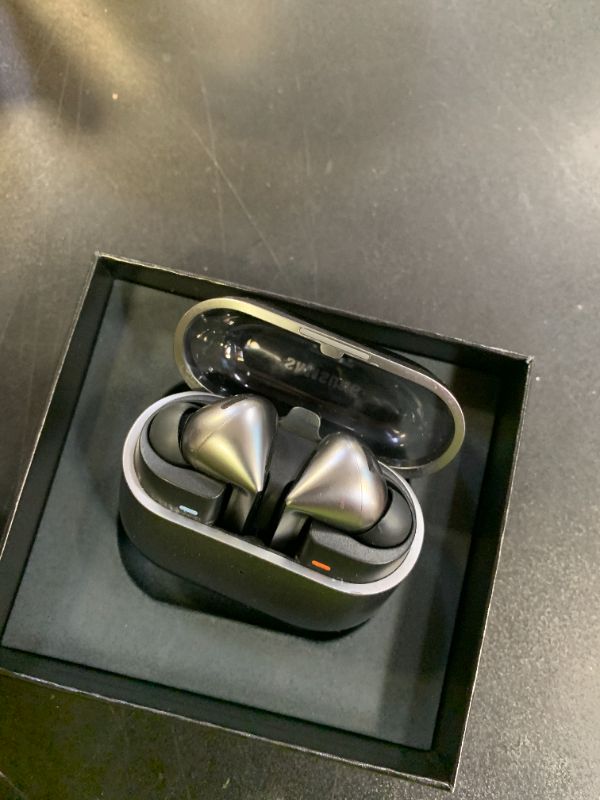 Photo 1 of PARTS ONLY ----------------------------------------Samsung Galaxy Buds 3 Pro AI True Wireless Bluetooth Earbuds, Noise Cancelling, Sound Optimization, Redesigned Comfort Fit, Silver [US Version, Amazon Exclusive, 2Yr Warranty]