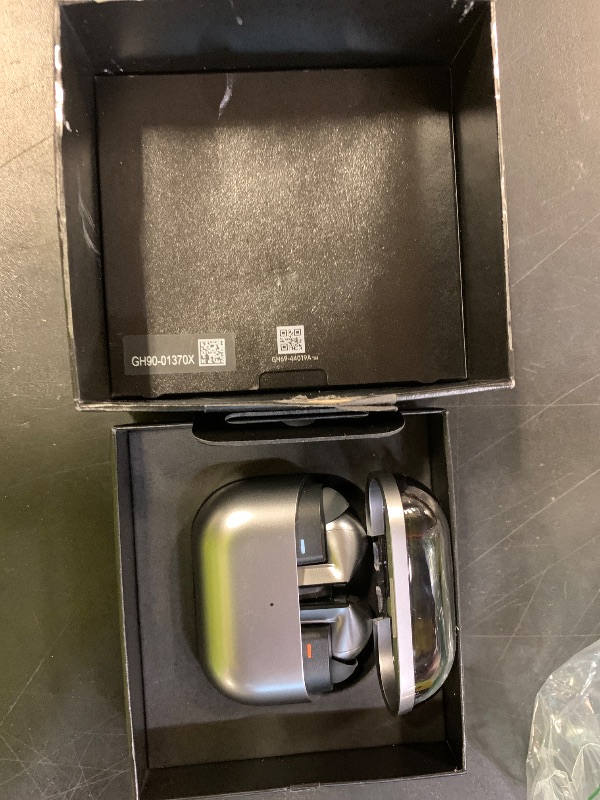 Photo 1 of Samsung Galaxy Buds 3 Pro AI True Wireless Bluetooth Earbuds, Noise Cancelling, Sound Optimization, Redesigned Comfort Fit, Silver [US Version, Amazon Exclusive, 2Yr Warranty]