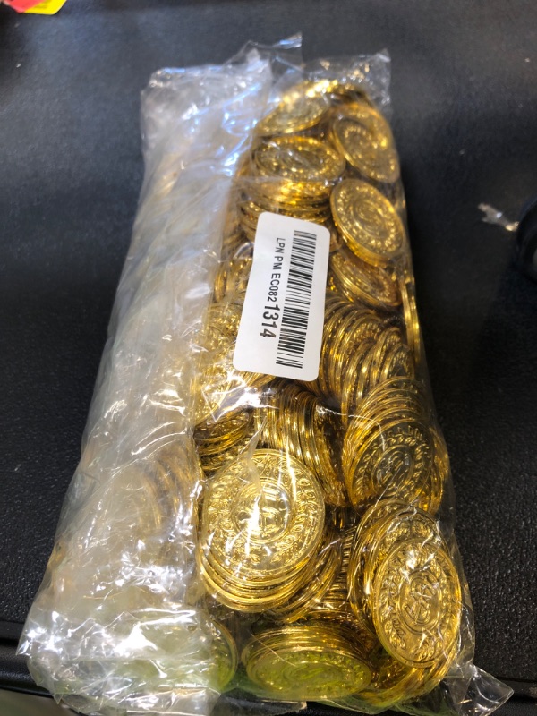 Photo 1 of 1000 Pcs Pirate Gold Coins Plastic Treasure Play Toy Coins Fake St. Patricks Doubloon for Pirate Party Favors Supplies Treasure Hunt Game Teachers Classroom Reward