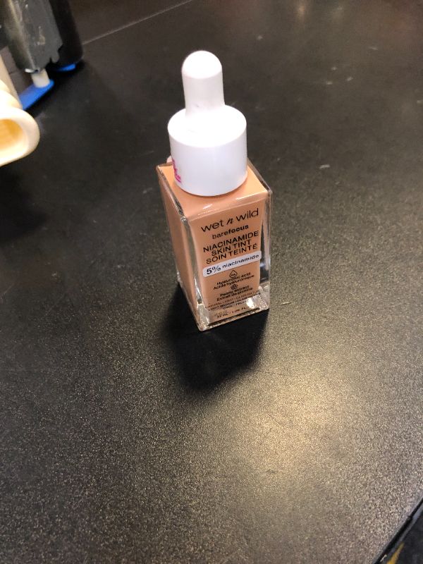 Photo 1 of wet n wild Bare Focus Skin Tint, 5% Niacinamide Enriched, Buildable Sheer Lightweight Coverage, Natural Radiant Finish, Hyaluronic & Vitamin Hydration Boost, Cruelty-Free & Vegan - Natural Light