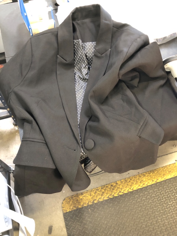 Photo 1 of Mens Black suit Size Medium