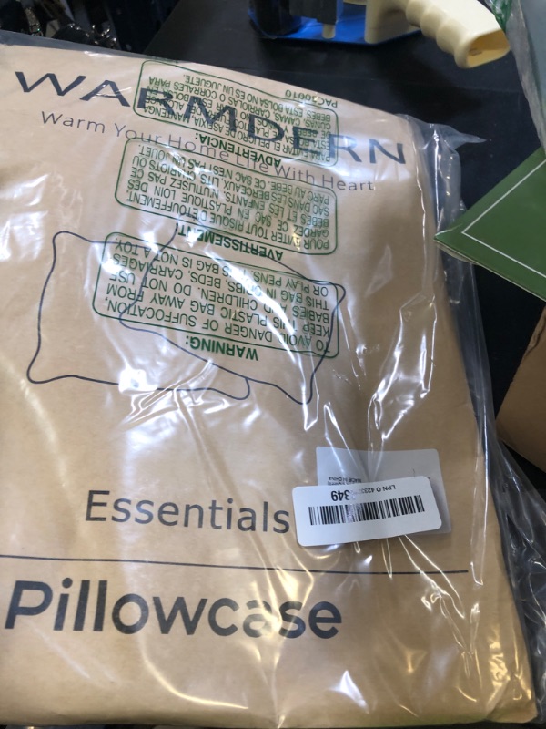 Photo 1 of WARMDERN Gray Pillow Cases Standard Pillow Covers Soft Microfiber Solid Pillow Cases Set of 2 Hotel Pillowcases Set with Envelope Closure(Gray, Queen/Standard 20x26 Inches)