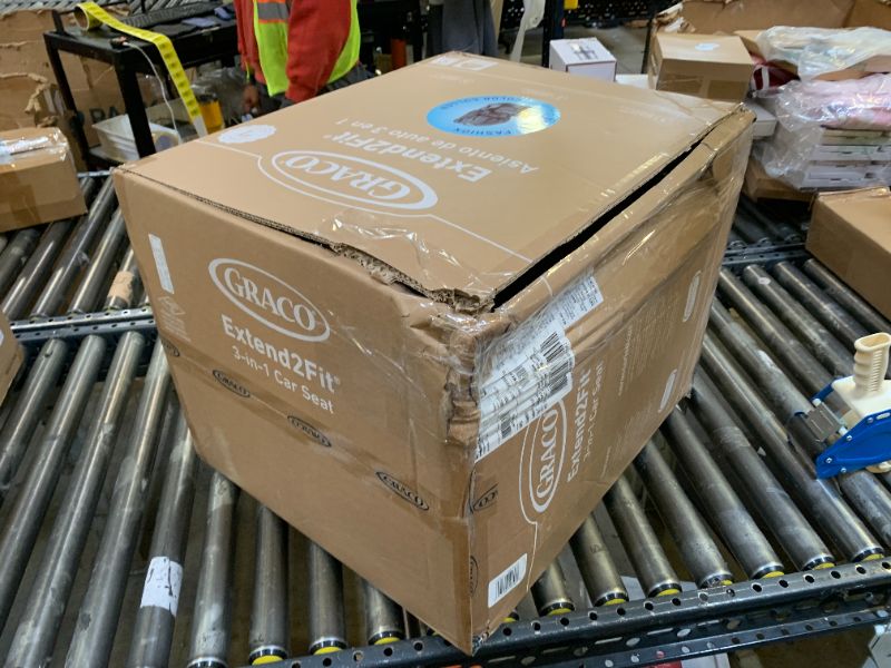 Photo 1 of Graco Extend2Fit Convertible Baby Car Seat, Rear and Forward Facing, Adjustable Extension Panel for Extra Legroom, Cullen