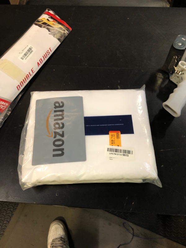 Photo 1 of Duvet Cover Queen Size Set - Extra Soft Queen Size Duvet Cover 90 x 90 with 2 Pillow Shams - Hotel Luxury, Easy Care and Fade Free with Zipper Closures & Ties - Comfy, Breathable Bedding Set (White)