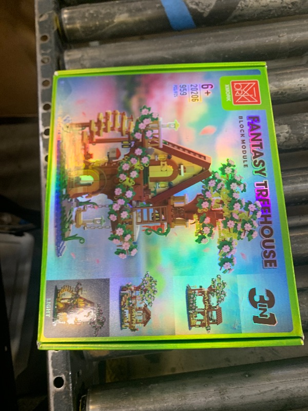 Photo 1 of QLT QIAOLETONG 3 in 1 Cherry Blossom Treehouse Building Set for Tenns 14+, Compatible with Friends, Forest Up Flowers Tree House Architecture Building Blocks Toy with Light, Gift for Adults (959 PCS)