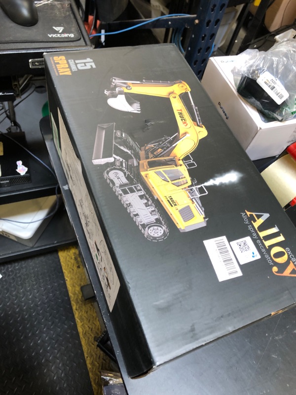 Photo 1 of 21" Large Remote Control Excavator Toy with Metal Bucket & Dozer Blade, 15-Channel RC Excavator Toys for Boys 6+ Kids Adults Construction Vehicles Christmas Birthday Gift, 120+Mins/Spray/Sound/Light