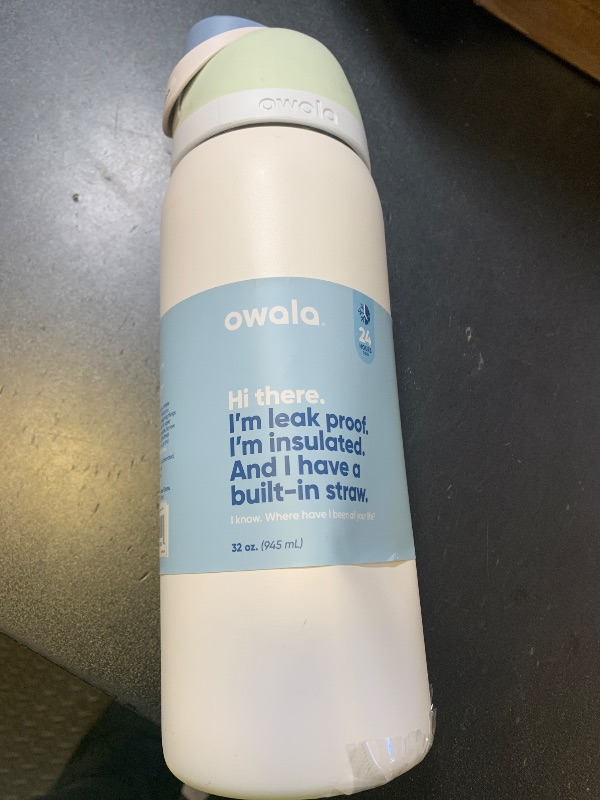 Photo 1 of Owala FreeSip Insulated Stainless Steel Water Bottle with Straw for Sports, Travel, and School BPA-Free Sports Water Bottle, 32 oz, Iced Breeze