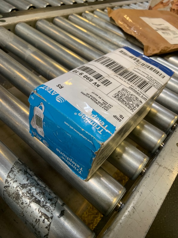 Photo 1 of ATT 210 Corded TRIMLINE Phone with 13-Number Memory