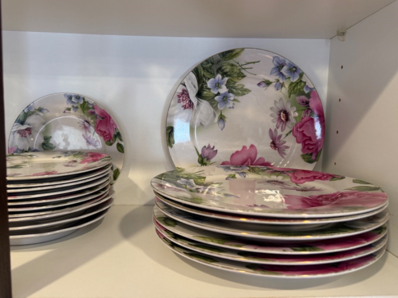 Photo 1 of EMERALDS ROSE DESIGN CHINA DISH SET W. SERVE-WARE