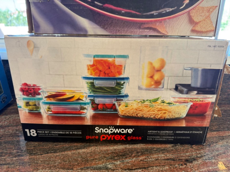 Photo 1 of 2-PYREX SNAPWARE SET, 2PC CHIP & DIP PLATTER