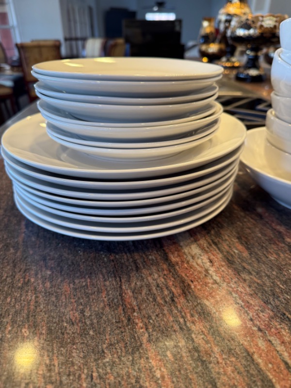 Photo 1 of WHITE MAINSTAY PLATES & BOWLS