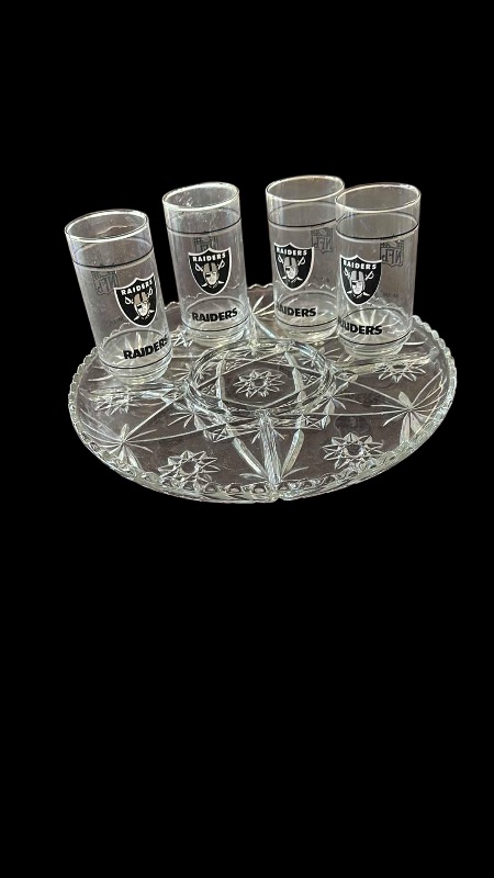Photo 1 of GLASS PLATTER W 4 RAIDERS GLASSES