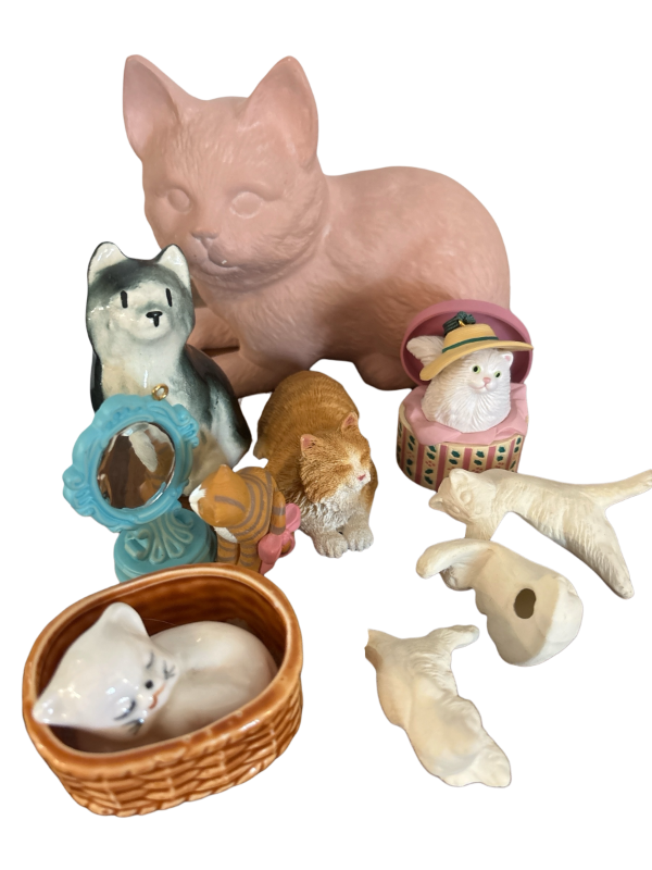 Photo 1 of (9)PCS CAT THEME FIGURINES H4”