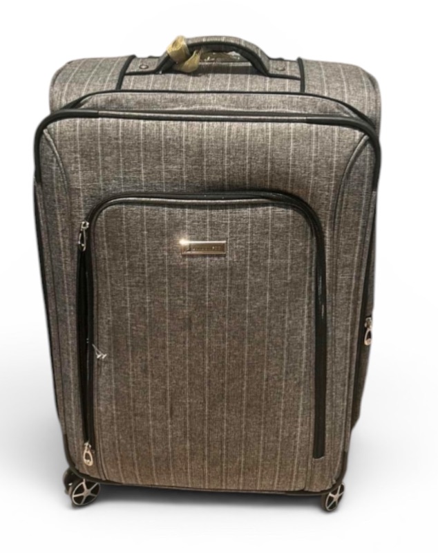 Photo 1 of LONDON FOG SUITCASE