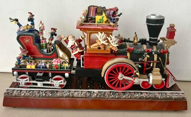 Photo 1 of CHRISTMAS CHOO-CHOO TRAIN DECOR H7 1/2”
