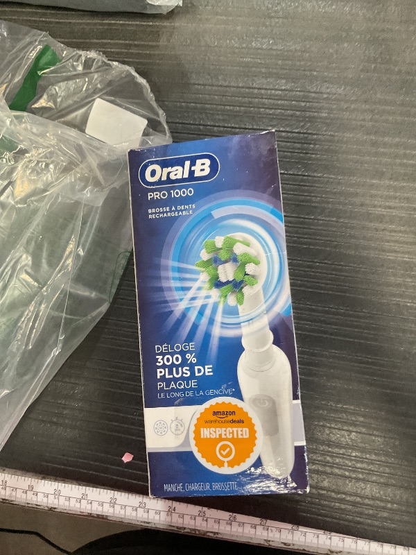 Photo 1 of ***see notes ***Oral-B Pro 1000 Rechargeable Electric Toothbrush, White