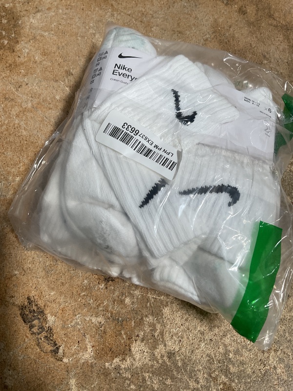 Photo 1 of Nike Unisex Everyday Cushioned Training Crew Socks (6 Pairs), White/Black, Large