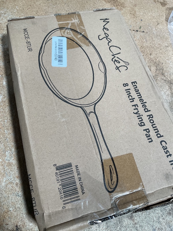 Photo 1 of MegaChef Enameled Round 8 Inch PreSeasoned Cast Iron Frying Pan in Turquoise (MCCE-8)