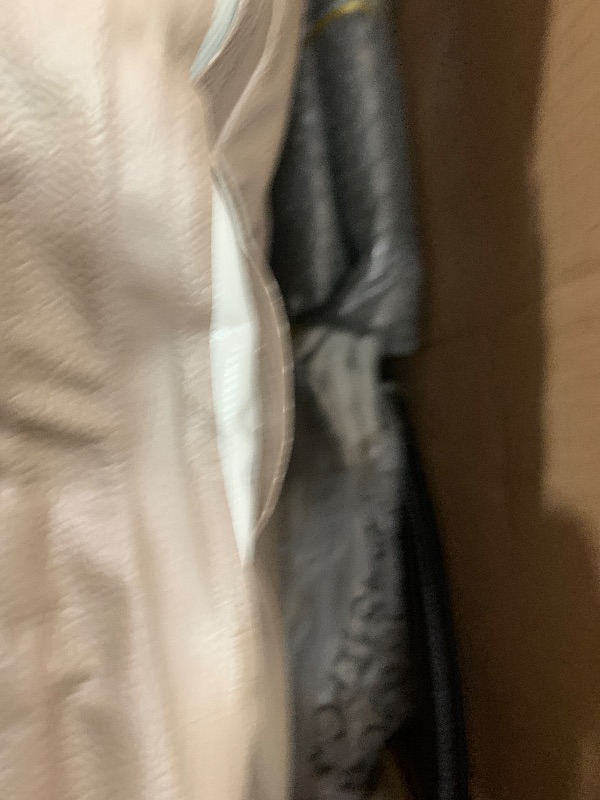 Photo 1 of ************missing the pump****************
INTEX 28427EH PureSpa Bubble Massage Spa Set Outdoor Inflatable Portable Hot Tub, Includes Energy Efficient Spa Cover, Saltwater System Ready, 6 Person, 85in x 28in