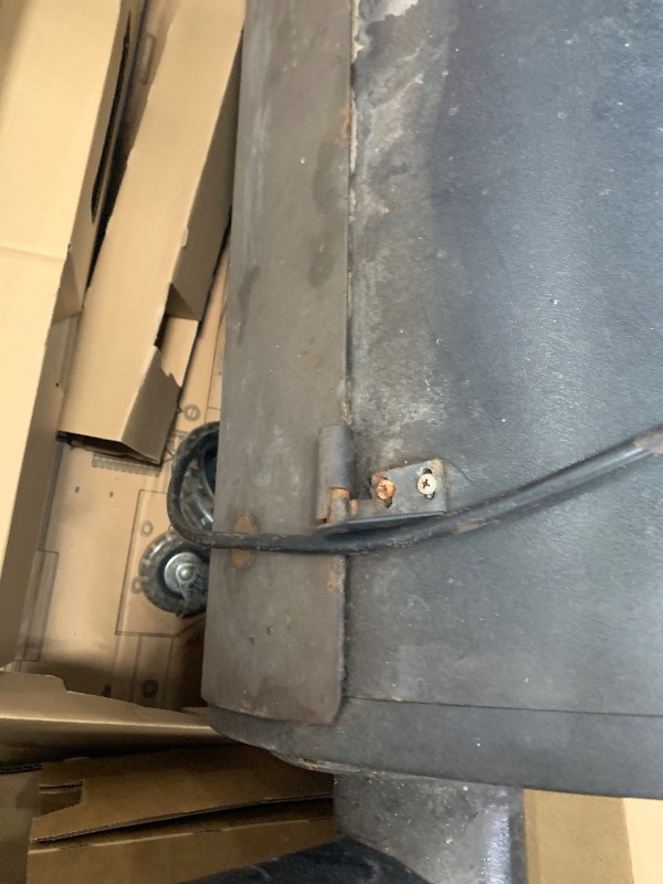 Photo 1 of ***PARTS ONLY-NOT FUNCTIONAL**

Traeger Grills Pro 780 Wood Pellet Smoker Grill, 6-in-1 BBQ Pellet Grill Combo, WiFi and App-Connected Electric Smoker, 780 Square Inches of Grilling Area, Temperature Control, Black Finish