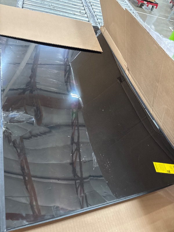 Photo 1 of ** SCREEN IS BROKEN DOES NOT COME WITH PLUG IN CORD*** Samsung 50-Inch Class Crystal UHD U8000F 4K Smart TV (2025 Model) Endless Free Content, Crystal Processor 4K, MetalStream Design, Knox Security, Alexa Built-in