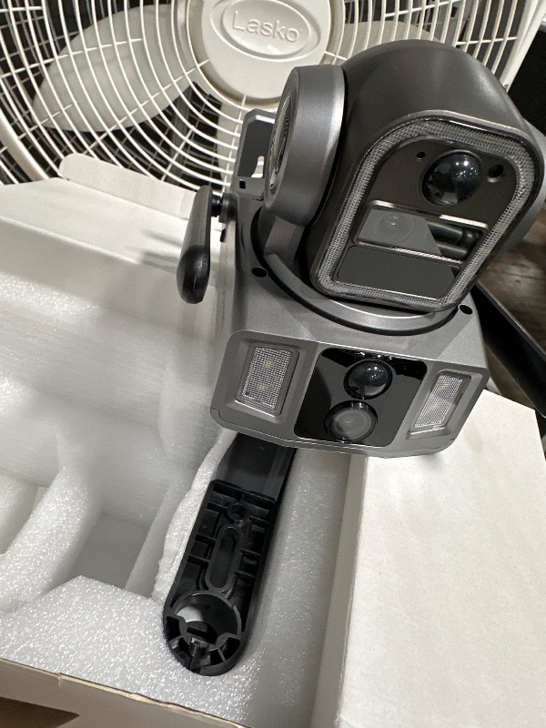 Photo 1 of (used, untested) Dragon Touch 4G LTE Cellular Security Camera, 4K Wireless Outdoor Solar Camera 12000mAh, 4G or WiFi Duo-Mode, 10x Optical Zoom, 360° Pan and Tilt AI Tracking, with SIM Card, IP66 Weather-Resistant