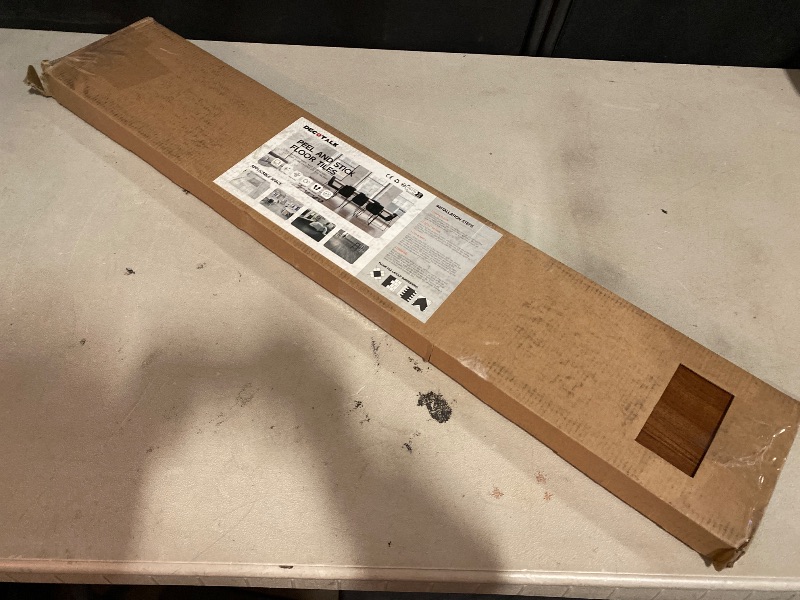 Photo 1 of Decotalk Peel and Stick Wood Flooring Vinyl Wood Flooring 6x36 Inch Woods Flooring Planks 18-Pack Laminate Woods Floor for Bathroom Bedroom Rv Waterproof Floor Tiles