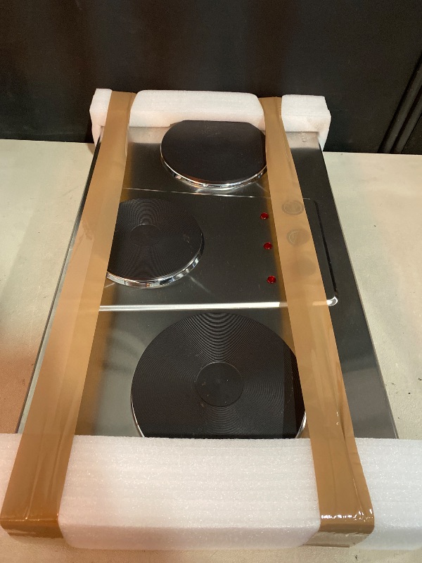 Photo 1 of Cusimax Hot Plate,Countertop Triple Burner with 7?Cast Iron Cooktop,Electric Hot Plate for Cooking,11 Level Temperature Setting